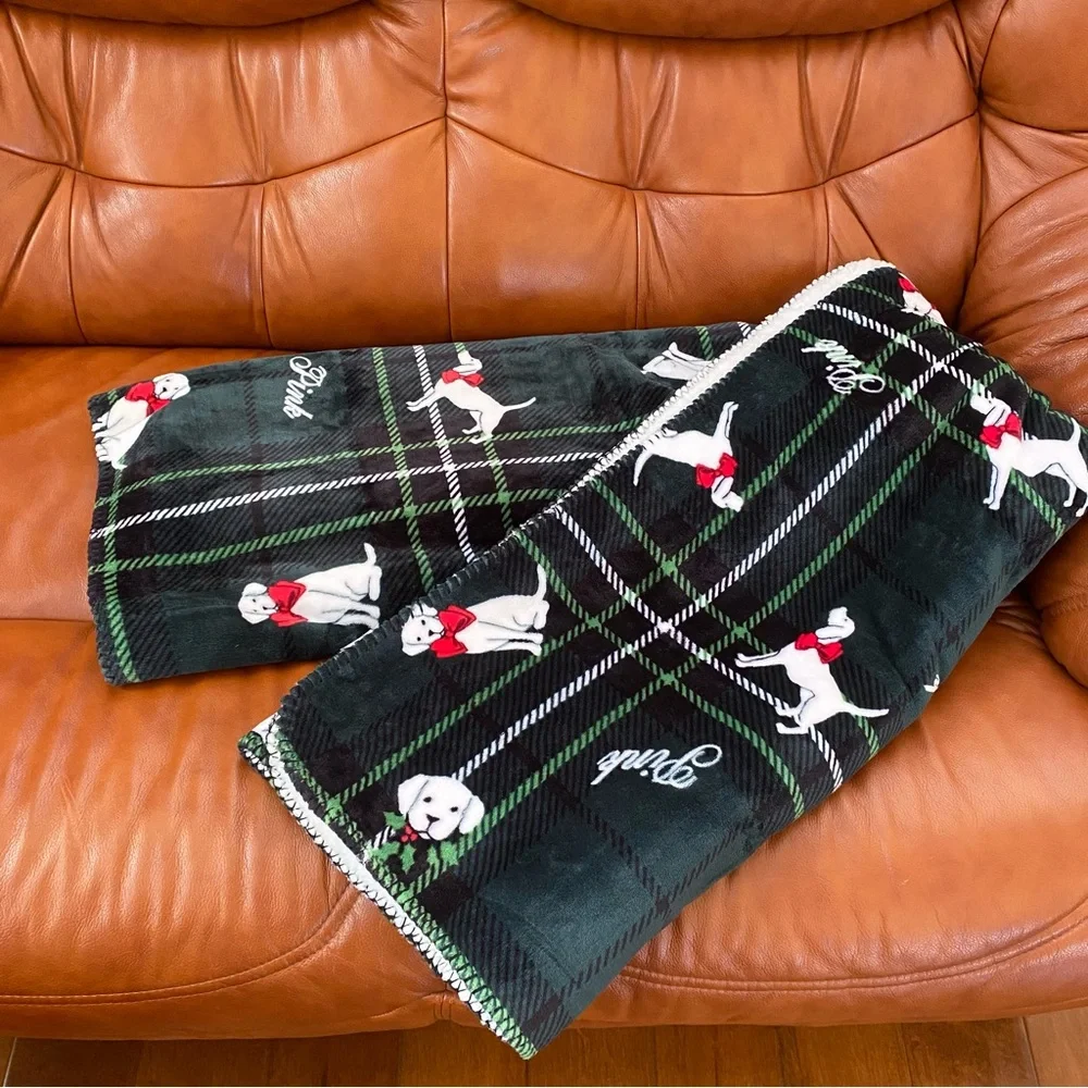 NWT Pink Cozy Fleece Blanket - Picture 9 of 9